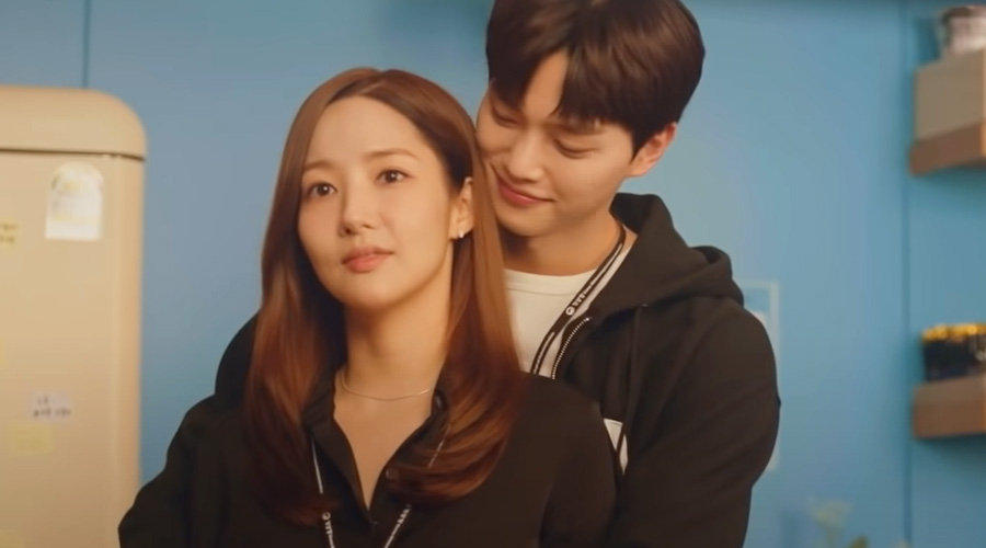 The Backhug: K-Dramas vs. Reality, The Truth Behind This Gesture
