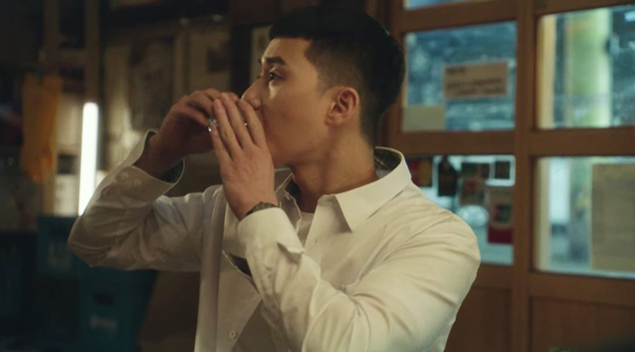 Why Do Koreans Turn To The Side When Drinking? Etiquette Explained