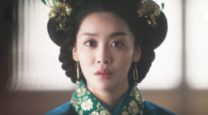 the-queen-who-crowns-08