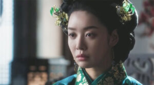 the-queen-who-crowns-10